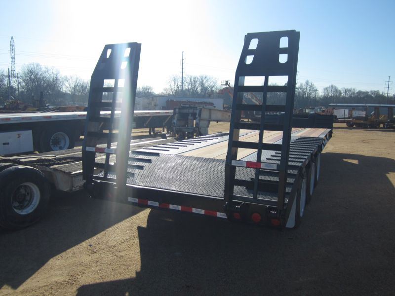 2015 DYNAWELD 40' TRIAXLE STEP DECK TRAILER, S/N 5JYLB5231GP105404, 3