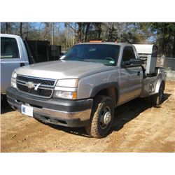 2005 CHEVROLET 3500 4X4 SERVICE TRUCK, S/N 1GCJK34U95E330775, V8 GAS ENG, 5 SPD TRANS, SERVICE BODY,