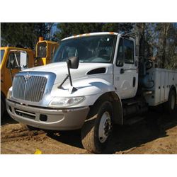 2004 INTERNATIONAL 4300 S/A SERVICE TRUCK, S/N 1HTMMAAL34H608013, DT466 IHC DIESEL ENG, A/T, AIR COM