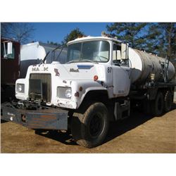 1985 MACK DM685S T/A WATER TRUCK, S/N 1M2B120C9FA056786, MACK DIESEL ENG, 5 SPD 2 SPD TRANS, 2,000 G