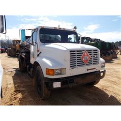 1991 INTERNATIONAL 4600 S/A ASPHALT DISTRIBUTOR, S/N 1HTSAZPLOMH341502, IHC DIESEL ENG, 5 SPD 2 SPD 