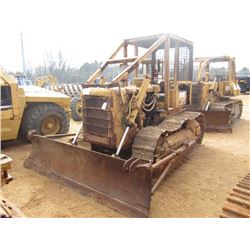 CAT D4D CRAWLER TRACTOR, S/N 83J1203, STRAIGHT BLADE W/TILT, CANOPY, SWEEPS, SIDE & REAR SCREENS