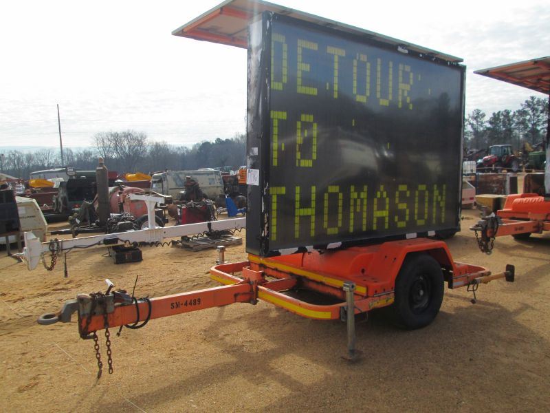 ADDCO DOT ELECTRONIC SIGN MESSAGE BOARD, S/N 586528, SOLAR ASSIST