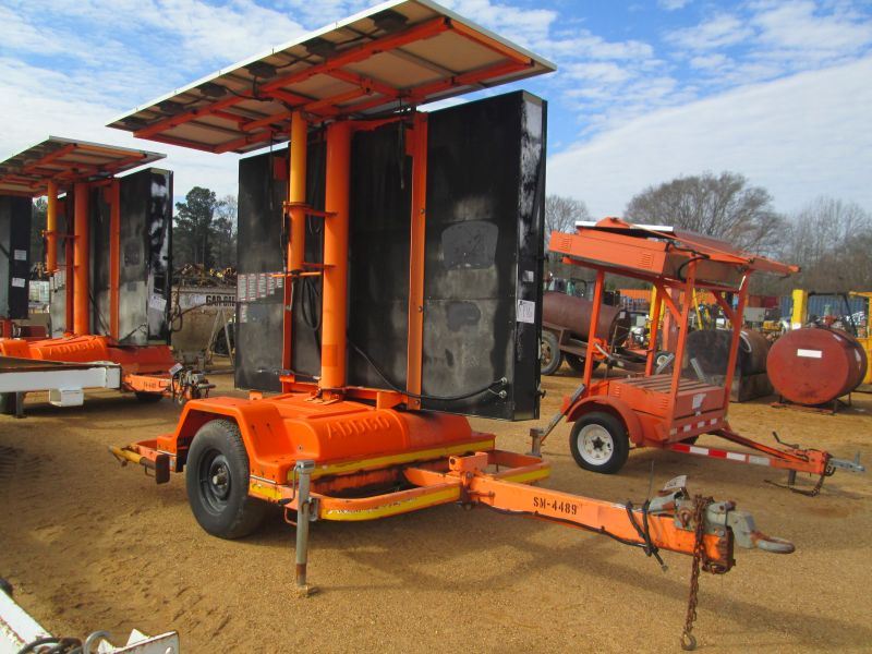 ADDCO DOT ELECTRONIC SIGN MESSAGE BOARD, S/N 586528, SOLAR ASSIST