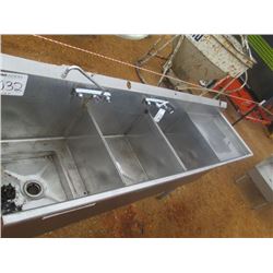 8.5' 3 COMPARTMENT STAINLESS STEEL SINK