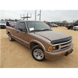 1996 CHEVROLET S10 PICKUP, S/N 1GCCS1943T8123915, GAS ENGINE, A/T, EXYENDED CAB,ODOMETER READING 229