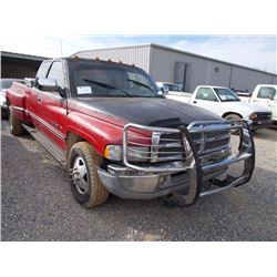 1996 DODGE RAM 3500 DUALLY, S/N 3B7MC3352TM167009, GAS ENG, A/T, EXTENDED CAB, ODOMETER READING 230,