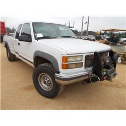 1998 GMC SIERRA 4X4 EXTENDED CAB, S/N 1GTGK29RXWE554583, V8 GAS, A/T, TOOL BOX, BRUSH GUARD W/WINCH,
