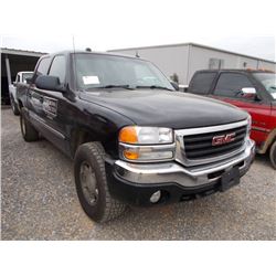 2005 GMC 4X4 CREW CAB PICKUP, S/N 2GTEK137551329137, V8 GAS, A/T, TOOLBOX, ODOMETER READING 245,017 