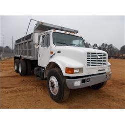 1999 INTERNATIONAL 4900 T/A DUMP, S/N 1HTSHAAT3XH62297, DT 446E DIESEL, A/T, 15' OX DUMP BODY, 12-14