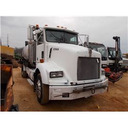 1994 KENWORTH S/A ASPHALT DISTRIBUTOR, S/N 2XKNA58X4RM621988, CUMMINS DIESEL ENG, 10 SPD TRANS, ROSC