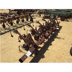 MASSEY FERGUSON 5 ROW CULTIVATOR