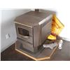 Image 1 : Pellet Master Stove