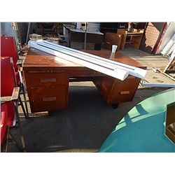 DOUBLE PEDESTAL OFFICE DESK
