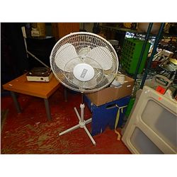 FLOOR FAN