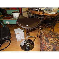 HYDRAULIC BAR STOOL