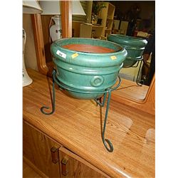 PLANT POT IN WROUGHT IRON STAND