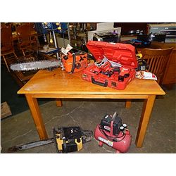 OAK TABLE