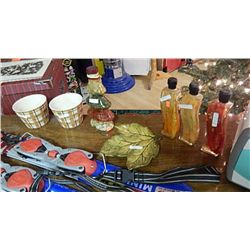 LEAF PLATE - 2 PLANT POTS & 4 BOTTLES