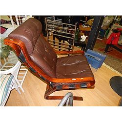 LEATHER & OAK SPRING ACTION ARM CHAIR
