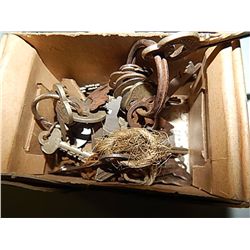 BOX OF VINTAGE KEYS