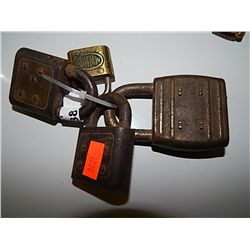 BUNDLE OF VINTAGE LOCKS