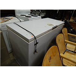 DEEP FREEZE - APPROX. 50" - WORKING