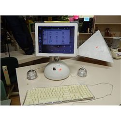 I MAC COMPUTER - ALL IN ONE MONITOR AND COMPUTER - UP AND RUNNING GOOD FROM LOCAL ESTATE