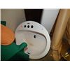 Image 1 : BATHROOM SINK - LOOKS NEW