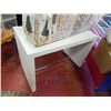 Image 1 : WHITE SMALL DESK