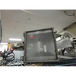 HALOGEN SHOP LIGHT - WORKING