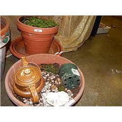 LOT OF ASSORTED PLANT POTS