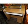 Image 1 : TABLE ON WHEELS