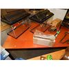 Image 1 : WORK TABLE