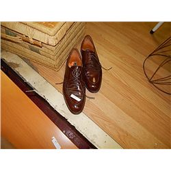 PAIR OF COLE HAAN SHOES