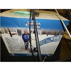SNOWJOE ELECTRIC SNOW BLOWER - NEW - RETAIL $300 - IN BOX