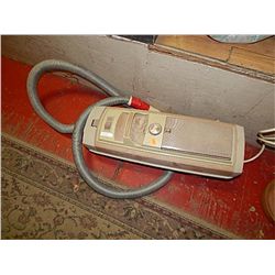 ELECTROLUX VAC - NO POWER HEAD