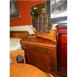 VINTAGE VANITY AND MIRROR - 3 DRAWER