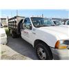 Image 5 : 2005 Ford F350 XL S.D. Std. Cab 12' Stakebed Truckw/Lift Gate