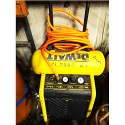 Dewalt 4.5 Gallon Contractor Compressor