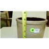 Image 2 : 126) Primitive crock