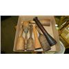 Image 1 : box of mashers