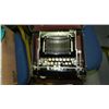 Image 2 : 302) Antique portable typewriter