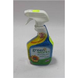 SPRAY BOTTLE OF GREEN WORKS GLASS AND