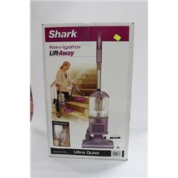 SHARK NAVIGATOR LIFT-AWAY VACUUM