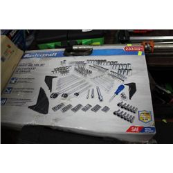 MASTERCRAFT 233PCS SOCKET AND TOOL SET