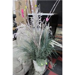 SHOWHOME VASE W ARTIFICIAL FOLIAGE