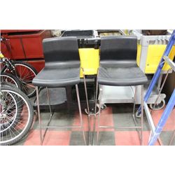 SET OF 3 OF CHROME AND PLASTIC BAR STOOLS