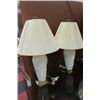 Image 1 : SET OF 2 DECORATIVE WHITE GLASS TRI-LITE LAMPS
