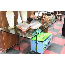 5 1/2 FT X 3 FT GLASS SHOWHOME TABLE